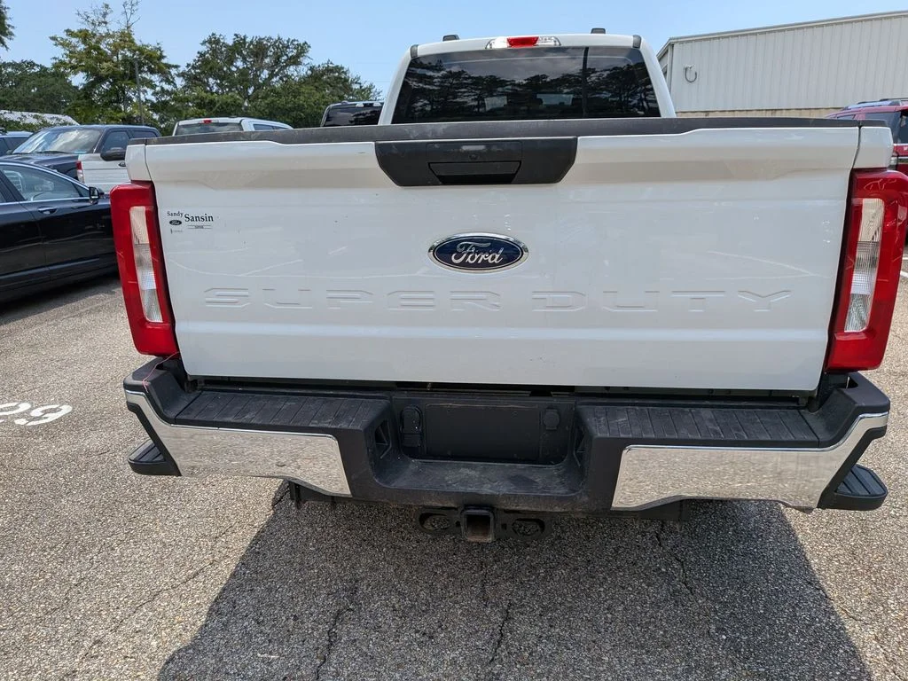 Used 2026 White Ford XL image 3
