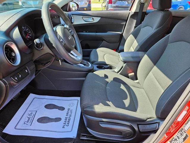 Used 2023 Red Kia LXS image 9