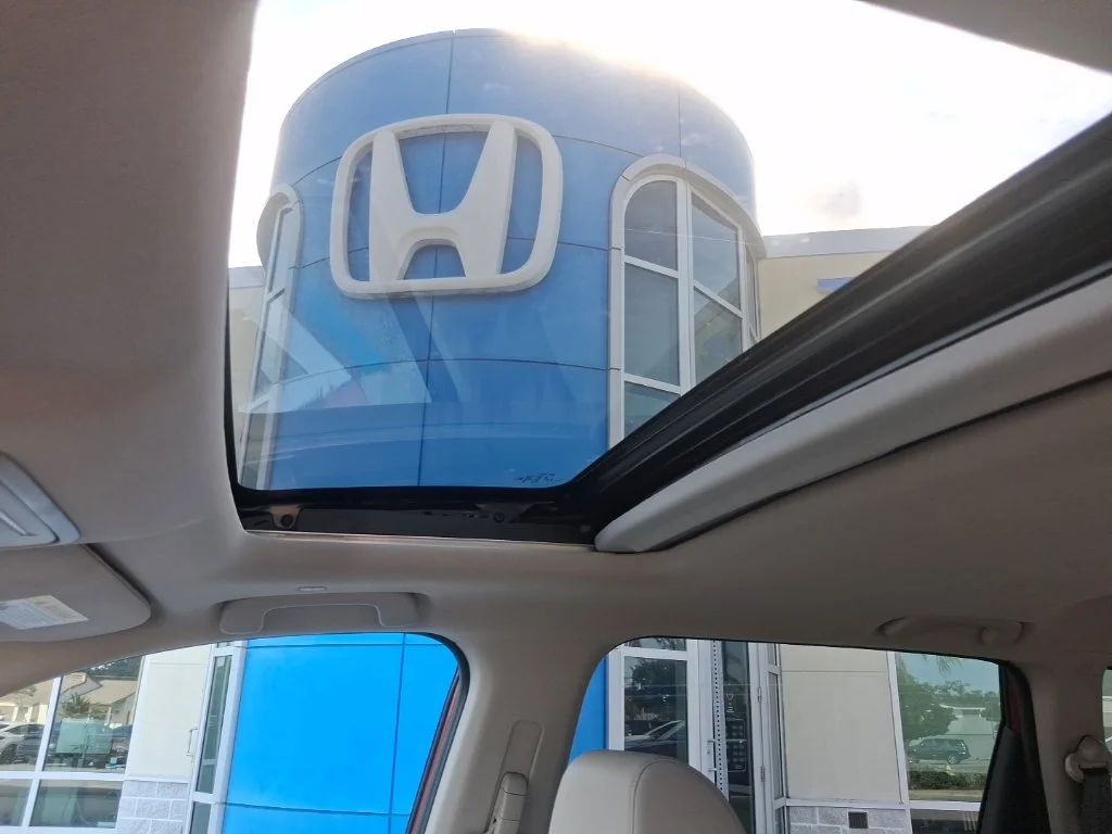Used 2025 Red Honda EX-L image 19