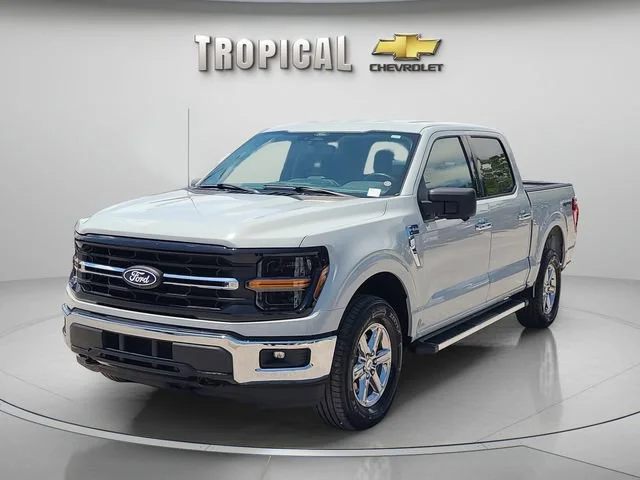 Used 2024 White Ford XLT image 1