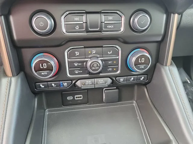 Used 2024 Black Chevrolet High Country image 32