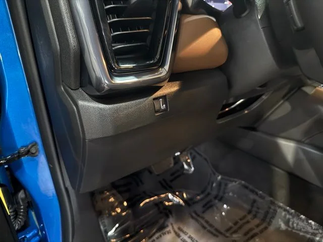 Used 2023 Blue Metallic GMC AT4 image 13