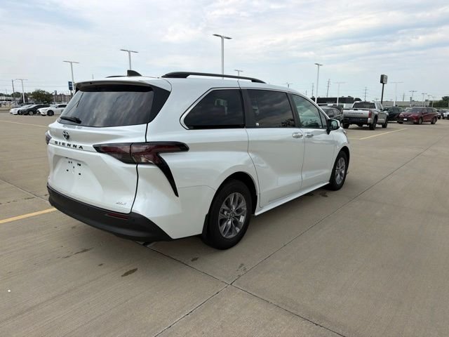 Used 2025 Beige Toyota XLE image 5