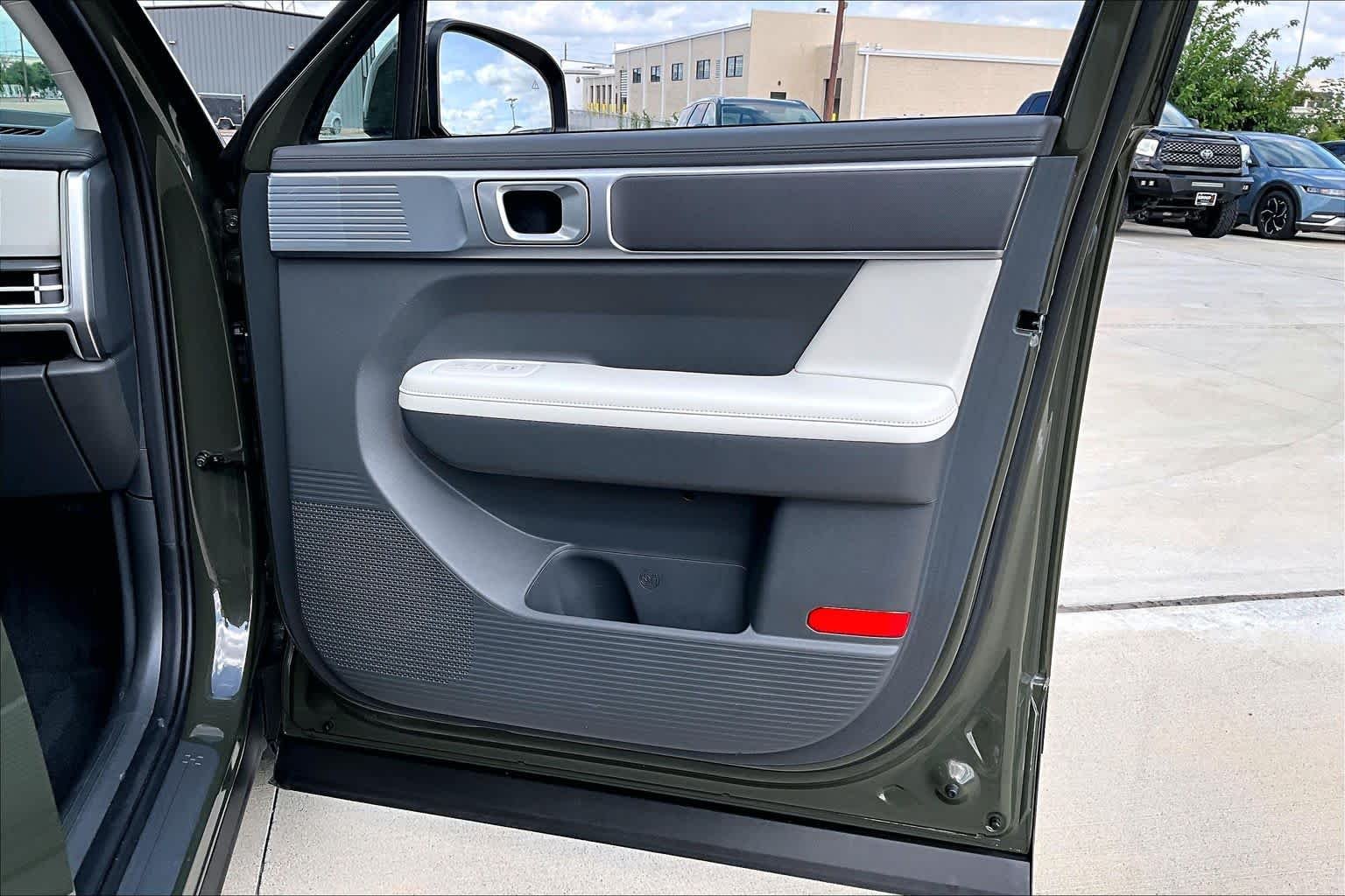 Used 2024 Rockwood Green Hyundai SEL image 21