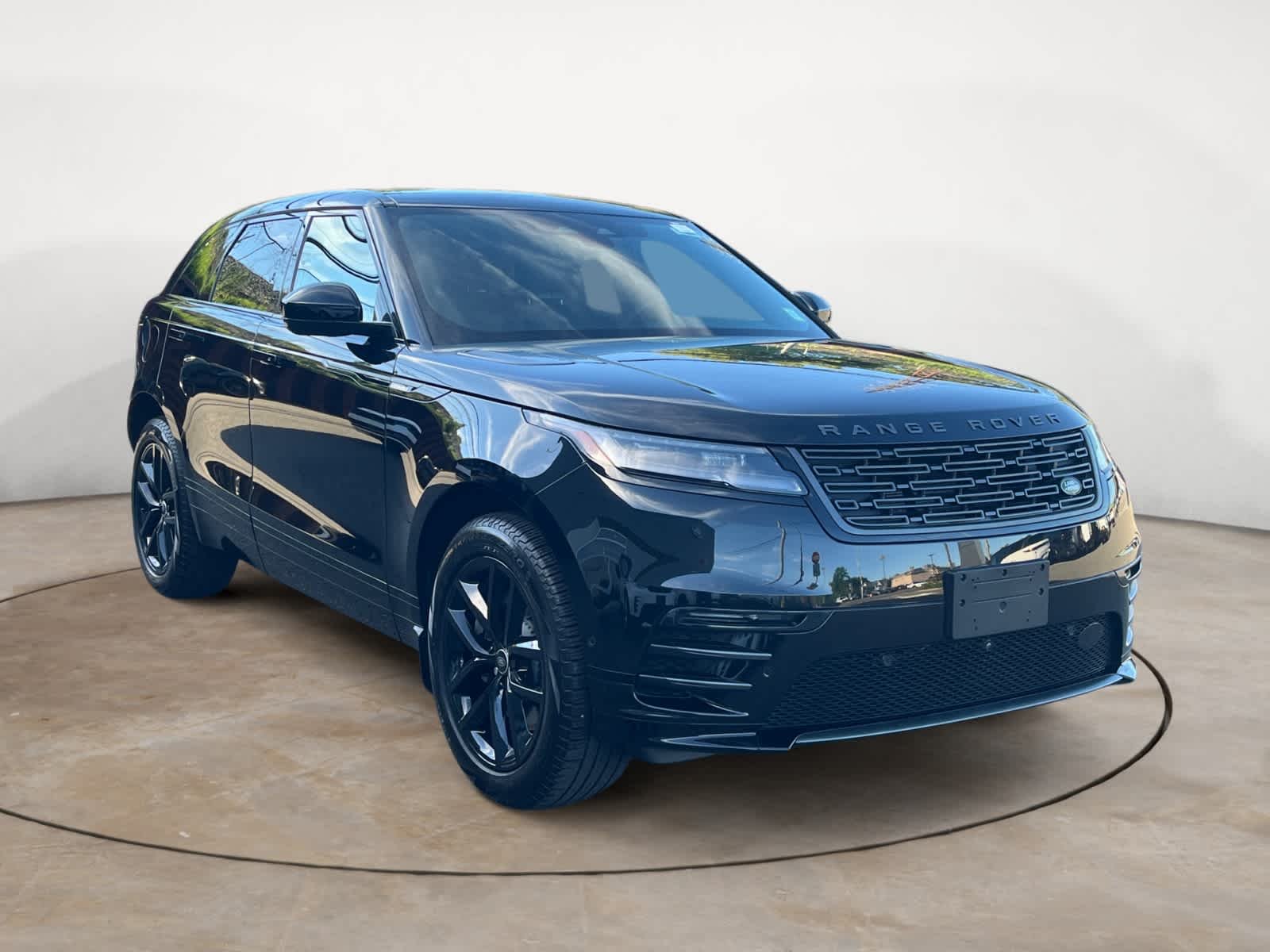 Certified Used 2026 Santorini Black Metallic Land Rover Dynamic SE image 7