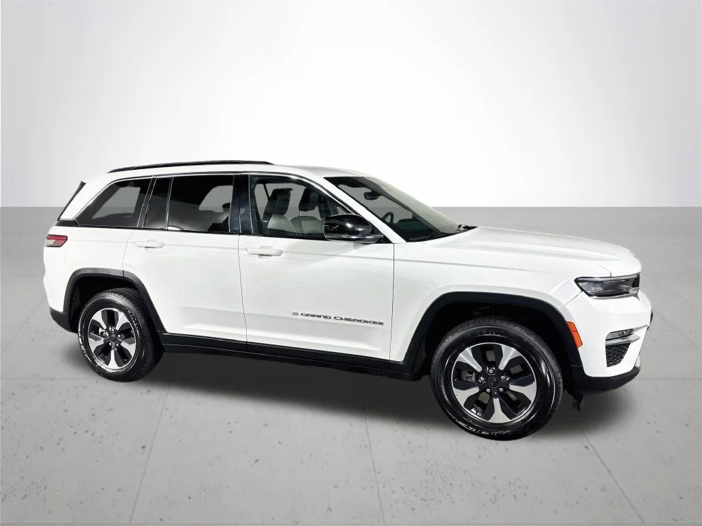 Used 2024 White Jeep 4xe image 4