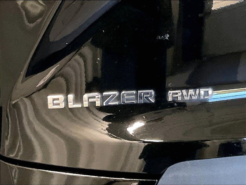 Used 2025 Black Chevrolet LT image 28