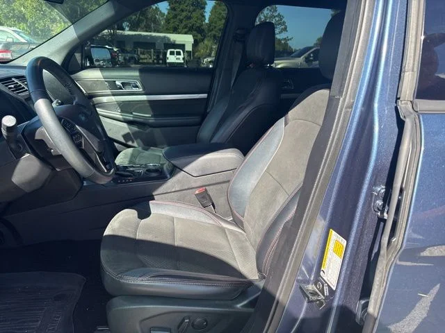 Used 2019 Blue Ford XLT image 9
