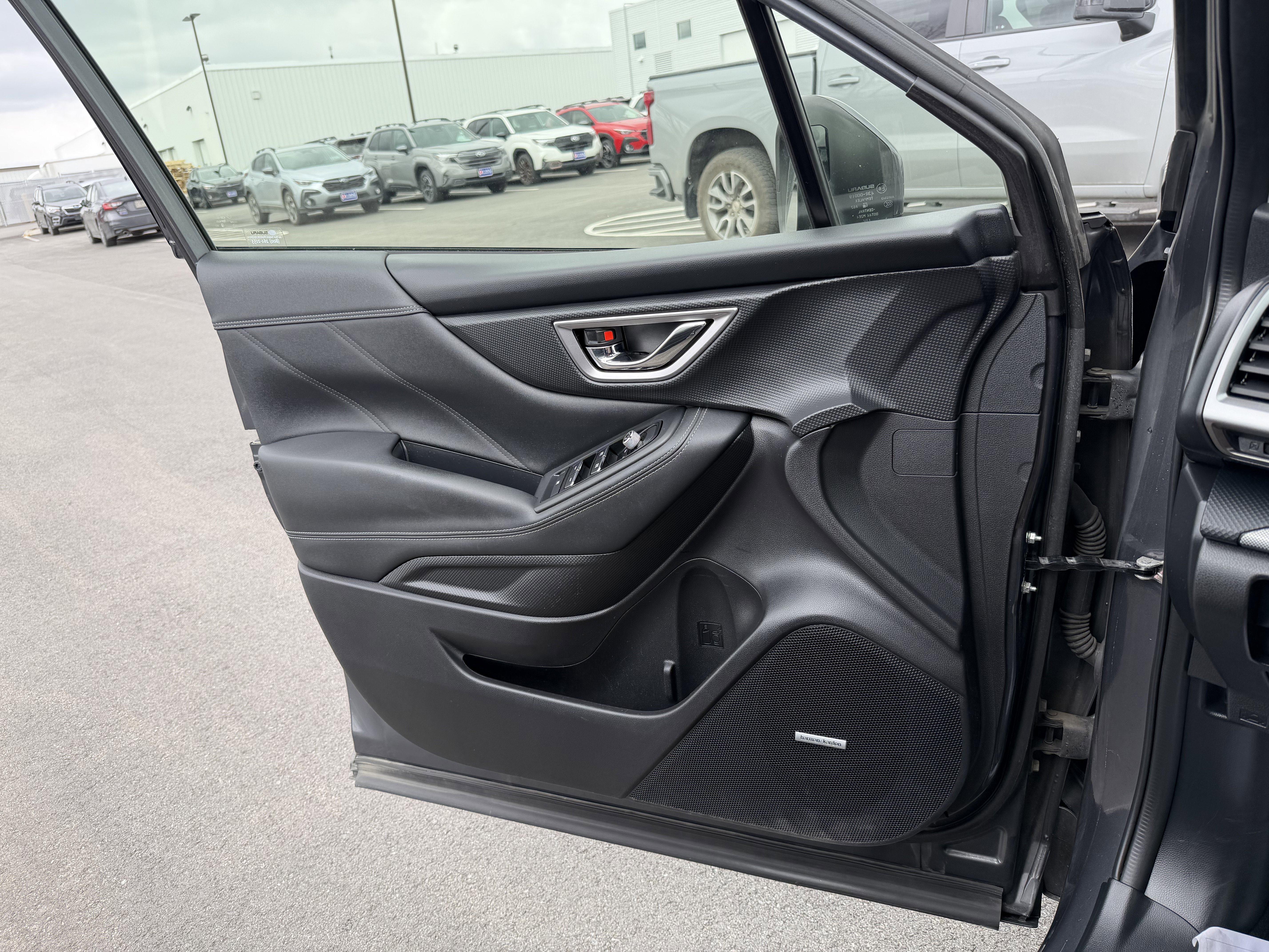 Used 2020 Magnetite Gray Metallic Subaru Limited image 16