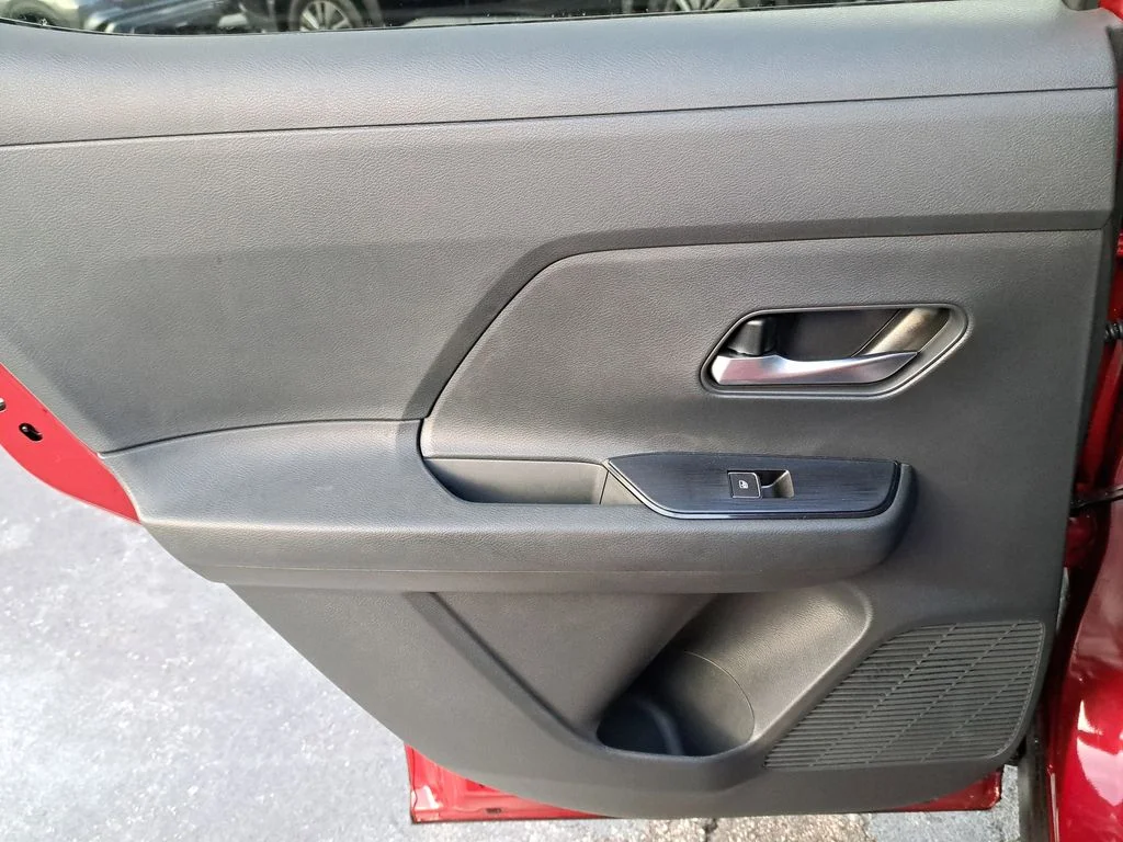 2026 Nissan KICKS SR - Photo 14