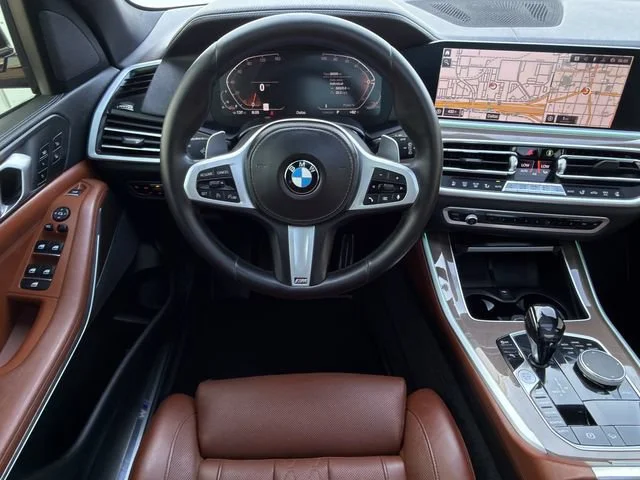 Used 2021 Black BMW xDrive40i image 14