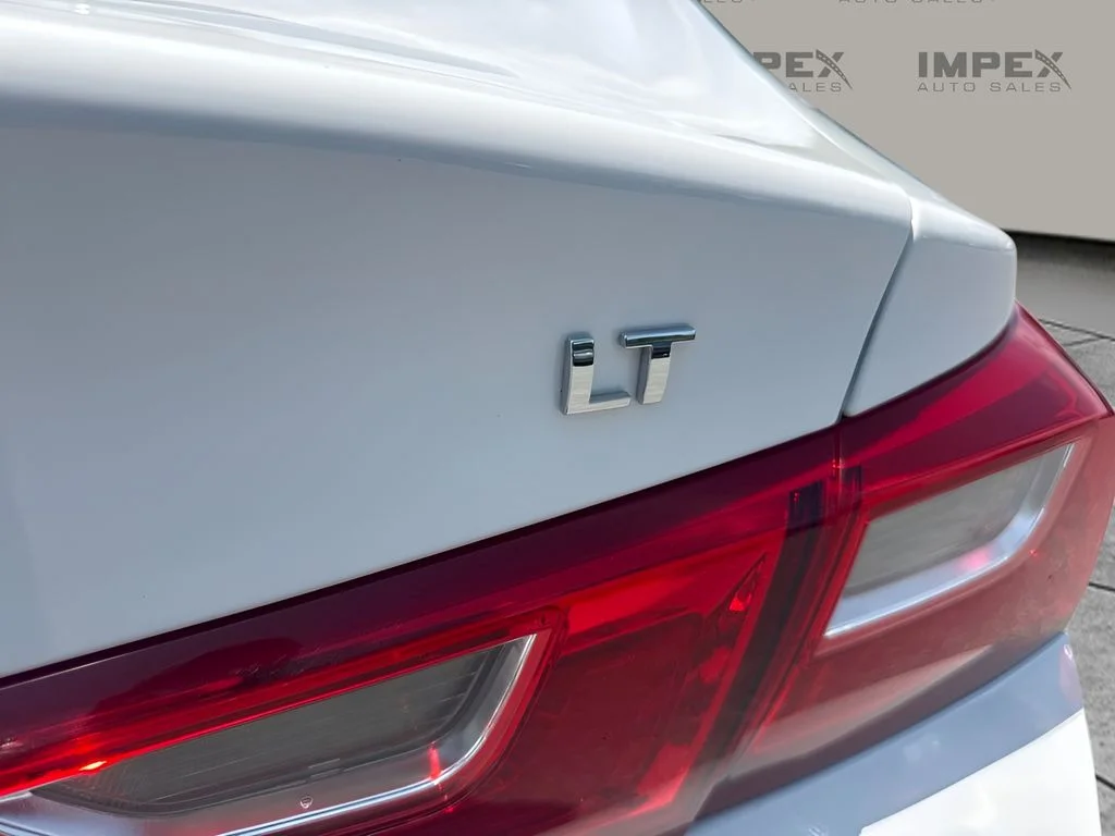 Used 2024 White Chevrolet LT image 19