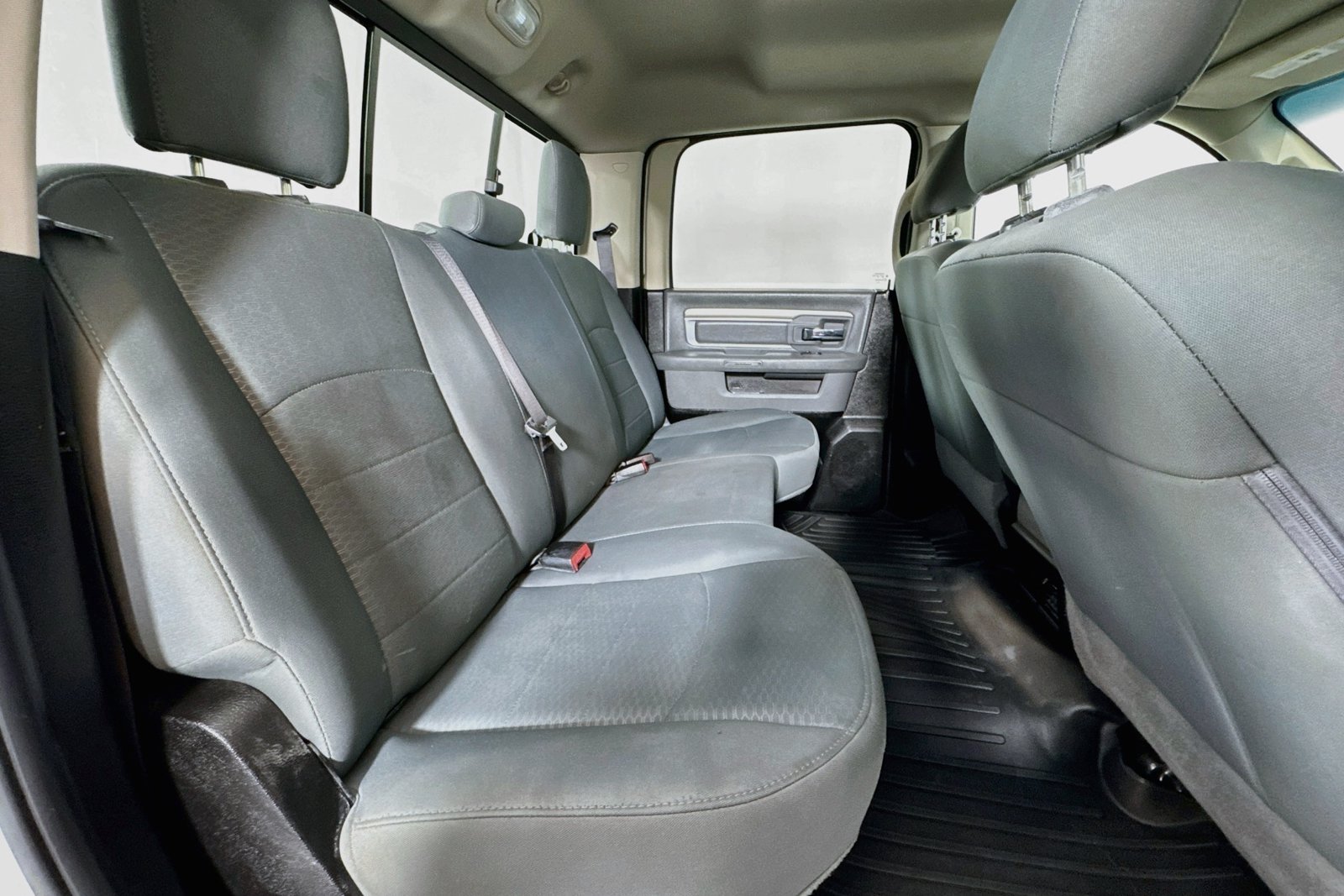 Used 2019 Bright Silver Metallic Clearcoat Ram SLT image 23