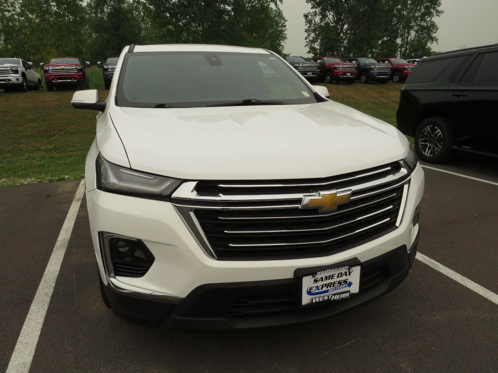 Used 2023 Summit White Chevrolet LT Cloth image 4