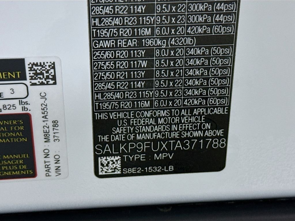 New 2026 Fuji White LAND ROVER SE image 33