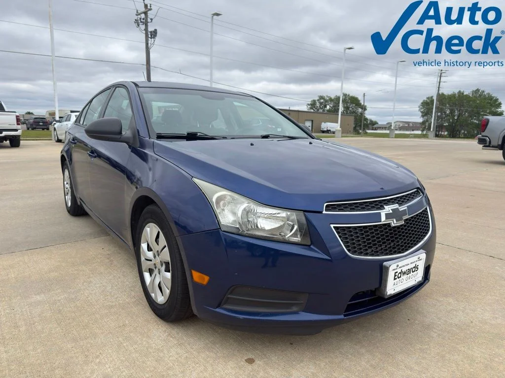 Used 2013 Blue Chevrolet LS image 3