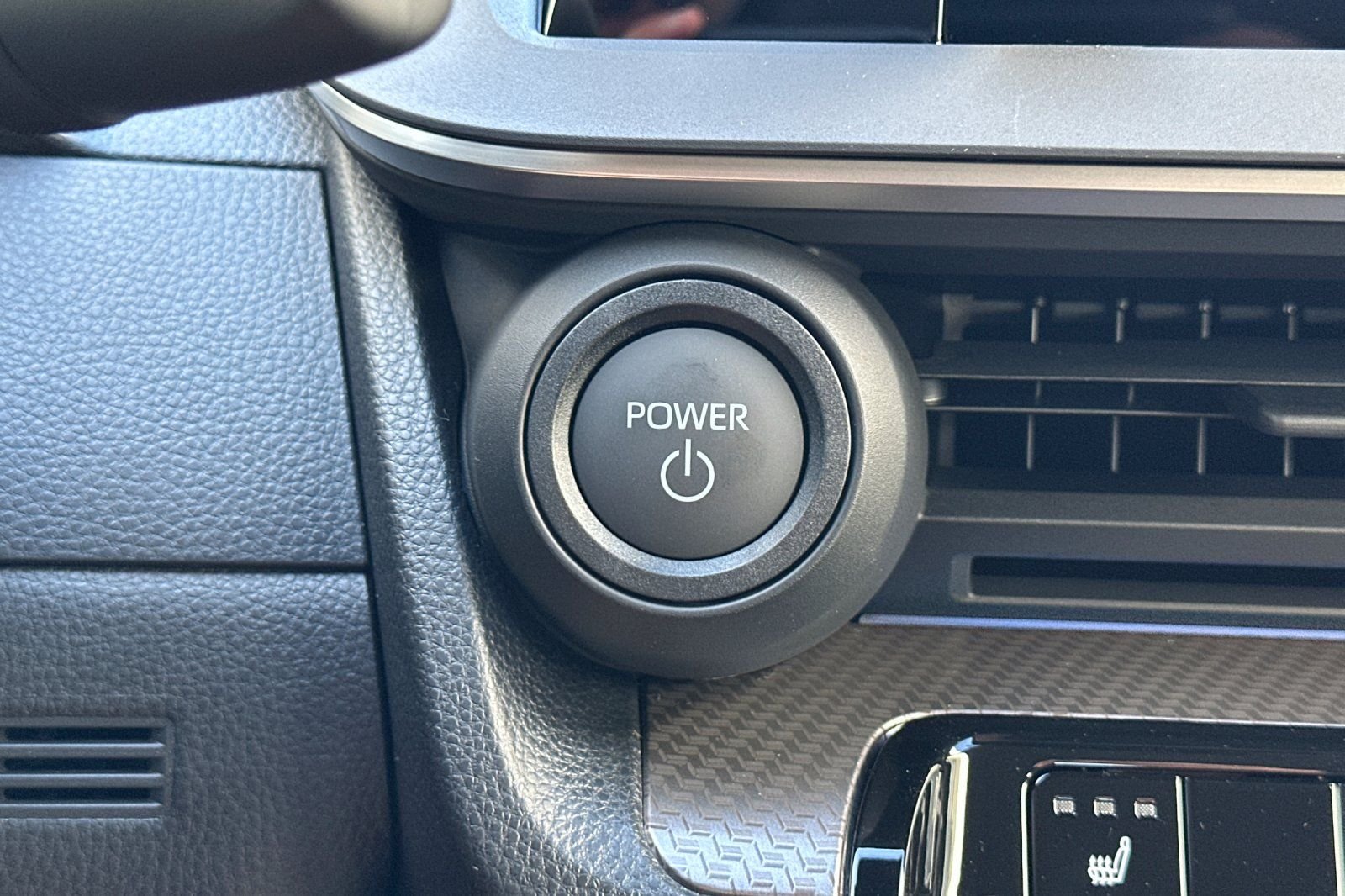 New 2026 Cutting Edge Toyota XLE image 21
