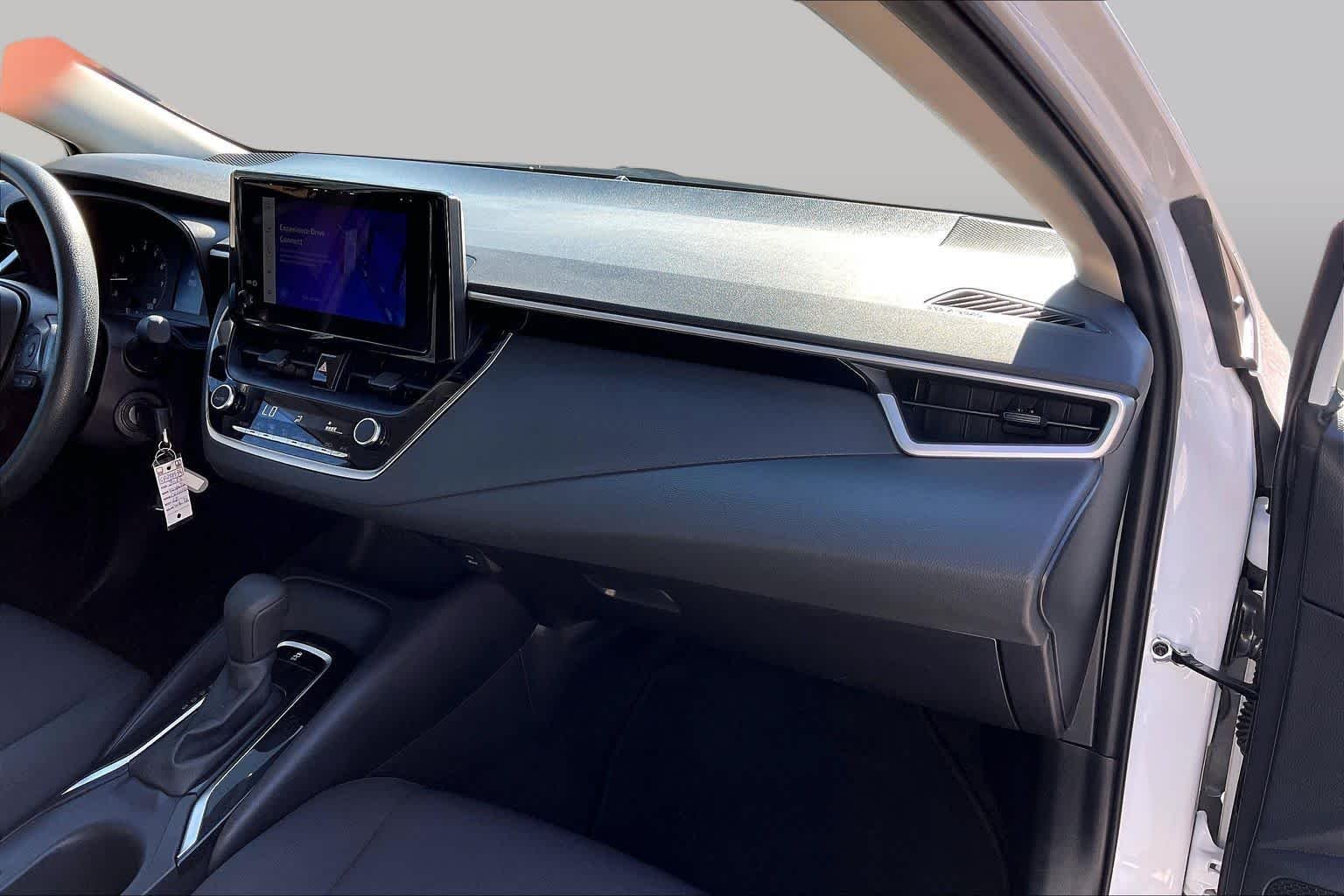 Used 2025 Ice Cap Toyota LE image 18