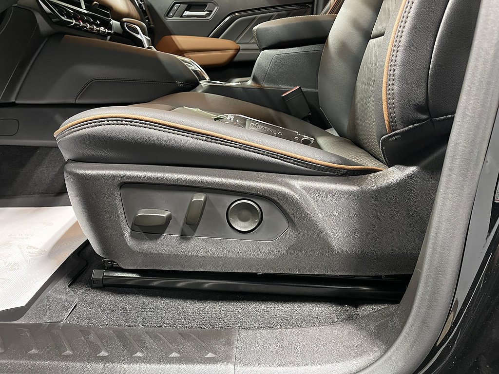 2026 GMC Canyon AT4 - Photo 36