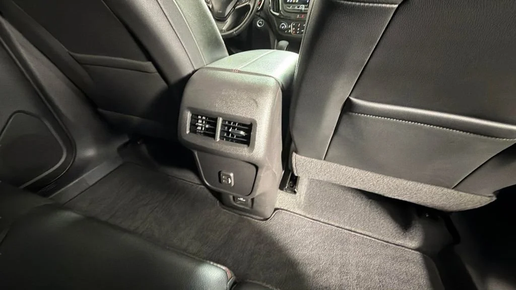Used 2024 Summit White Chevrolet RS image 30