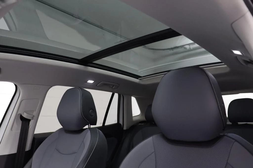 2026 Volkswagen Tiguan SE - Photo 13