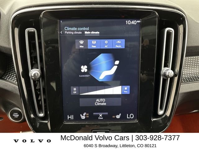 Used 2019 White Volvo R-Design image 19