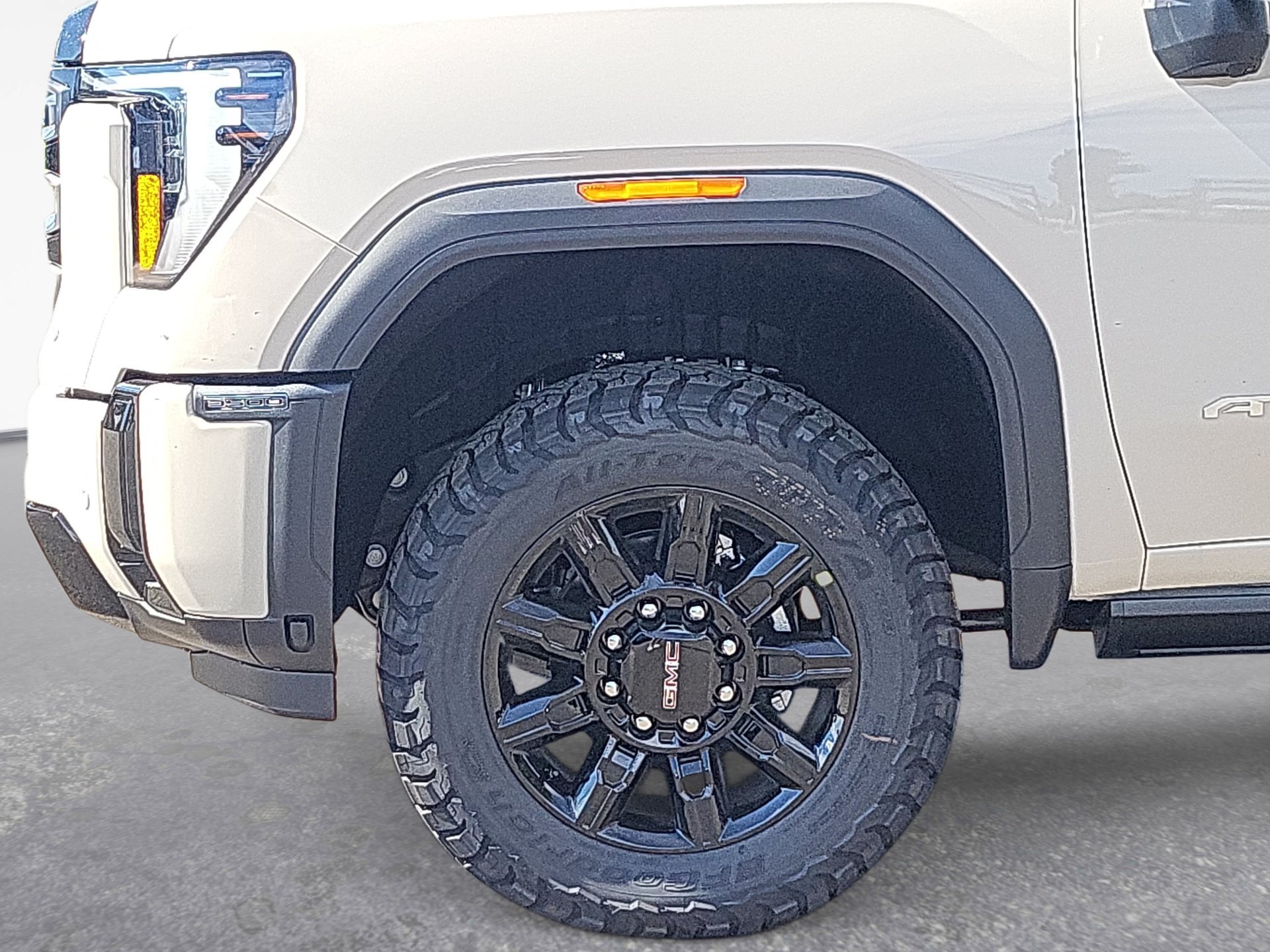 2026 GMC Sierra 3500HD AT4 - Photo 17