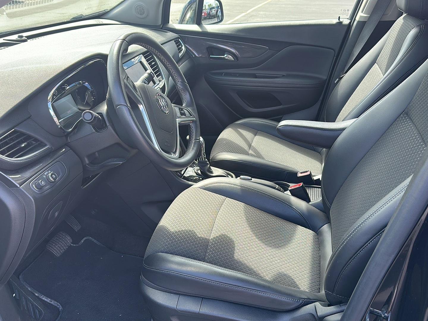 Used 2022 Ebony Twilight Metallic Buick Preferred image 9