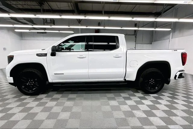 Used 2024 Summit White GMC Elevation image 15