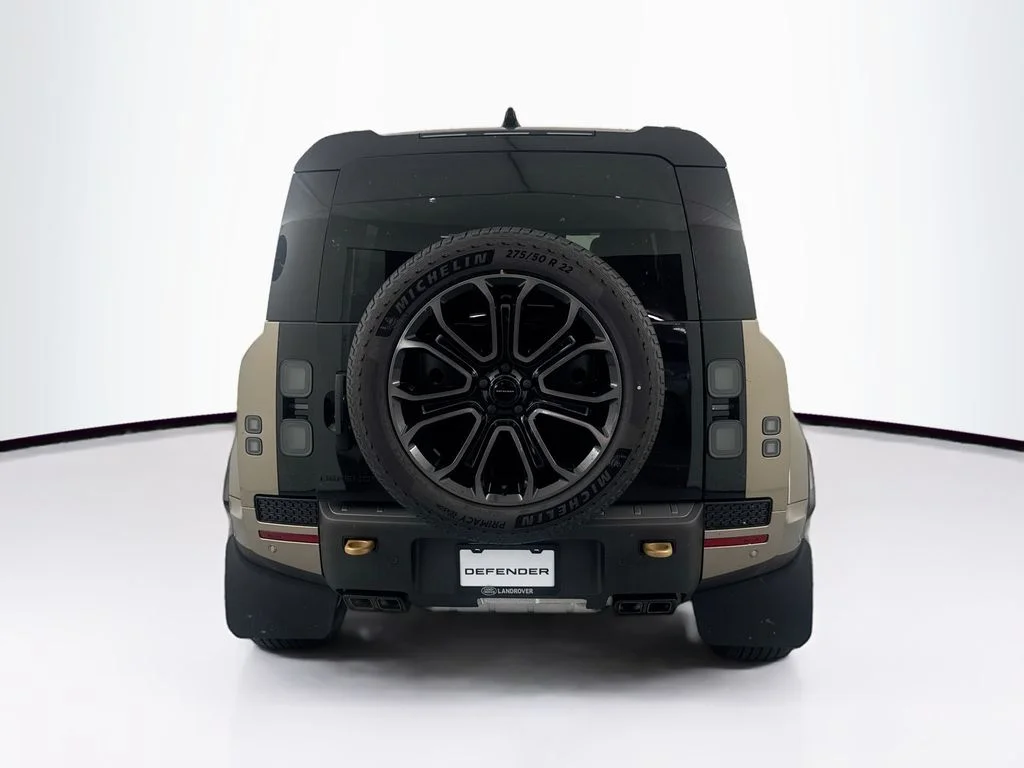 New 2026 Petra Copper Land Rover OCTA image 6