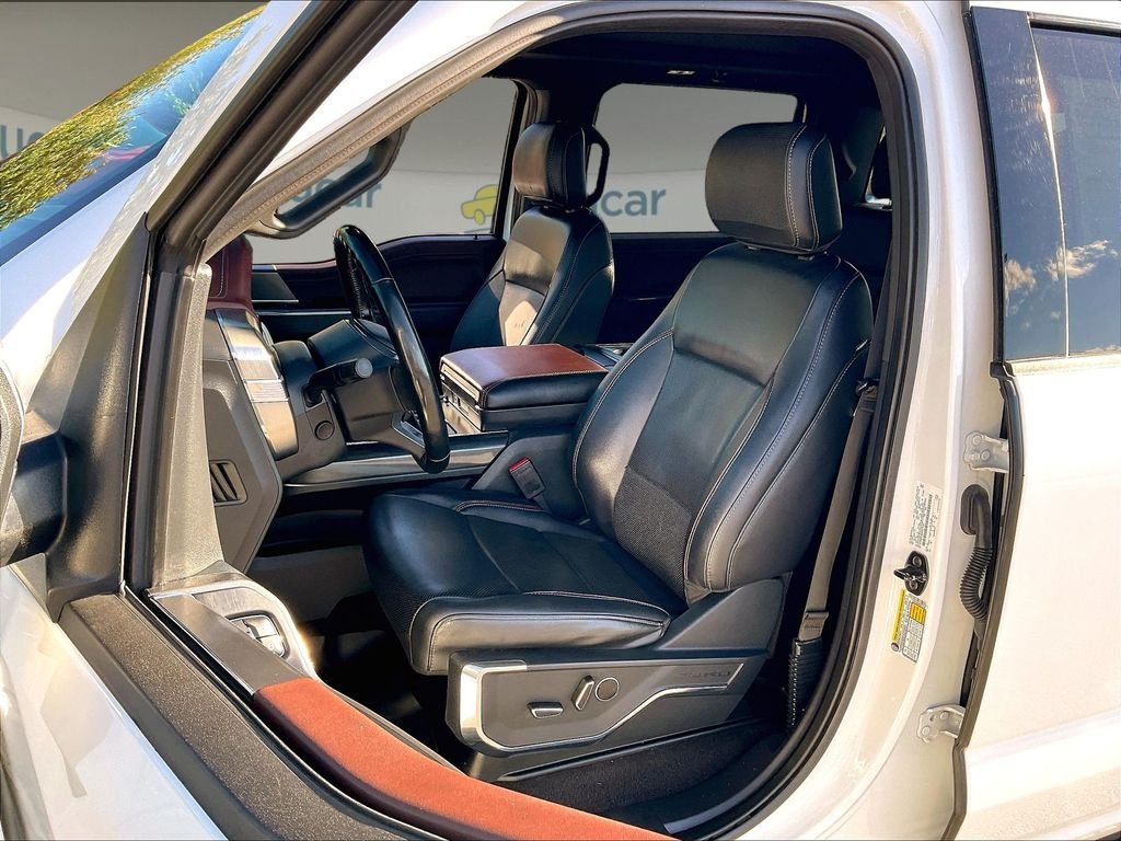 Used 2023 Star White Metallic Tri-Coat Ford Lariat image 9