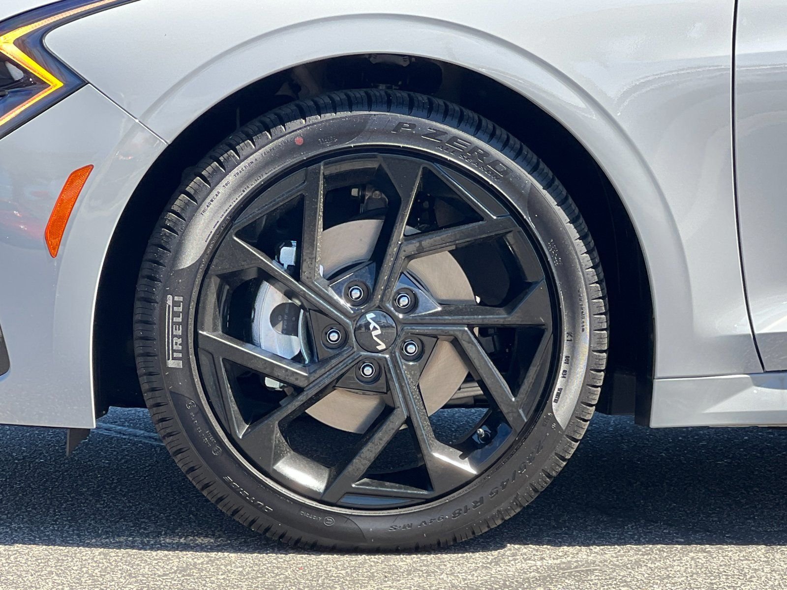 New 2026 Wolf Gray Kia GT-Line FWD image 31