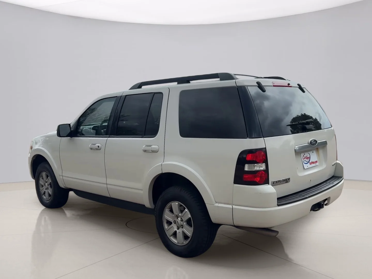Used 2010 White Ford XLT image 3