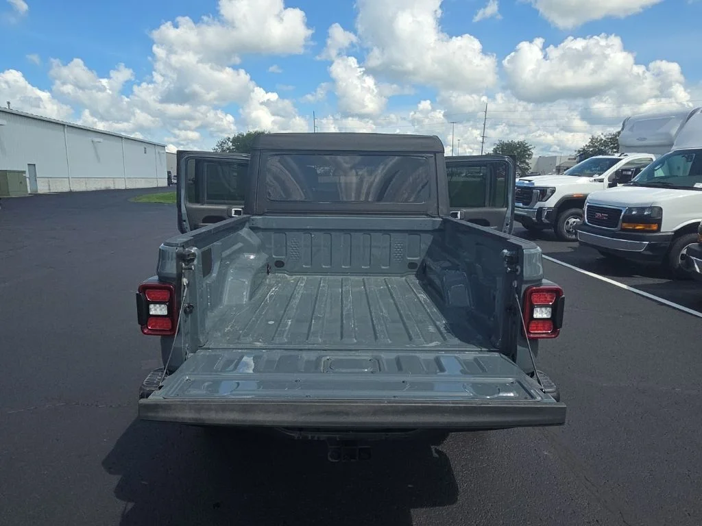Used 2026 Gray Jeep Rubicon image 10