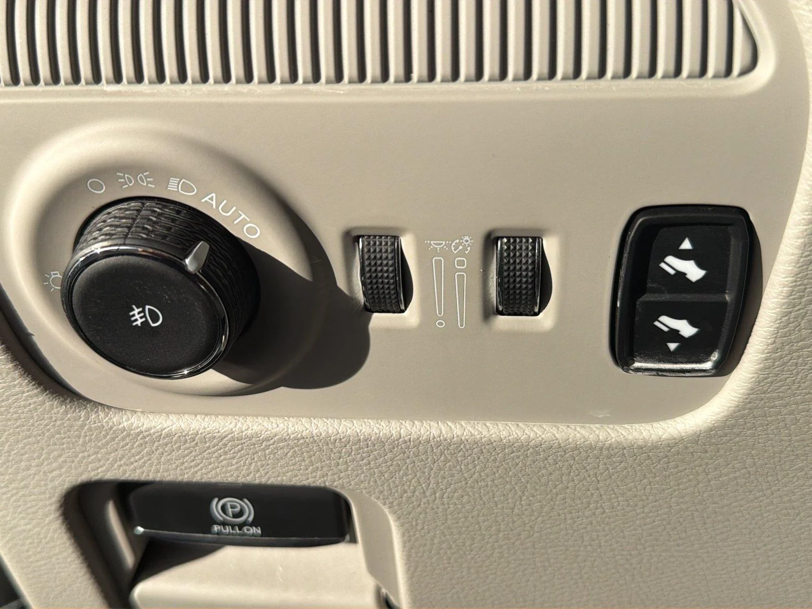 Used 2024 Bright White Clearcoat Jeep Series III image 12