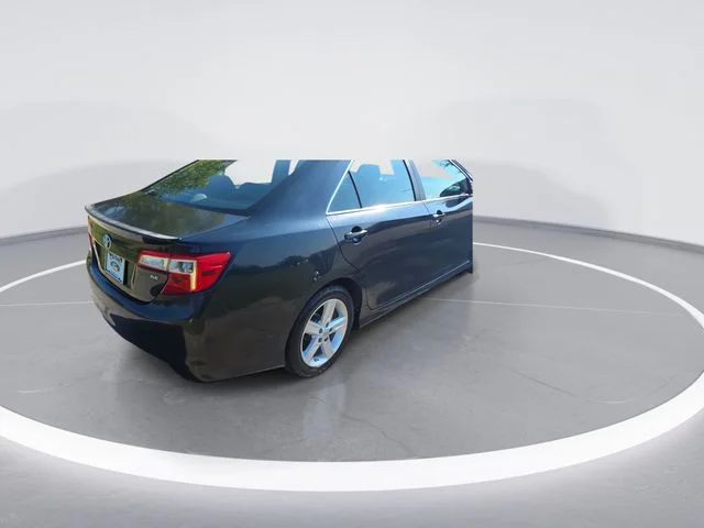 Used 2013 Gray Toyota SE image 8