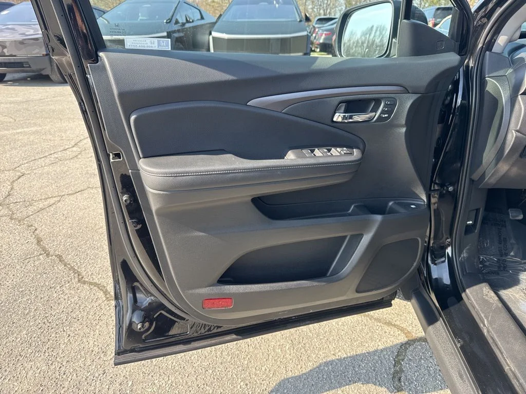 Used 2025 Black Honda RTL image 26