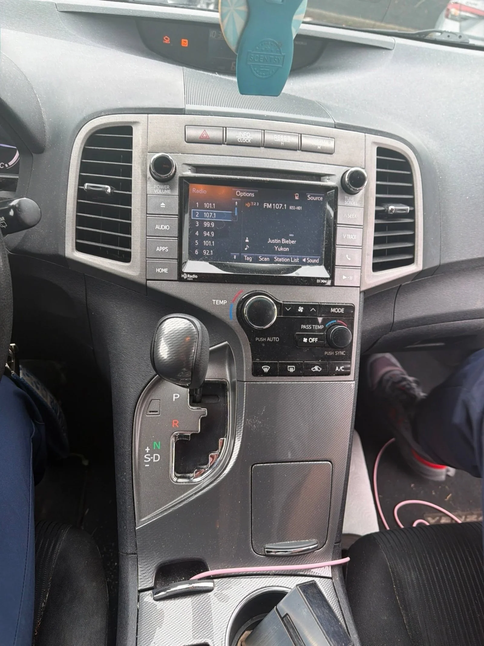 Used 2015 Parisian Night Pearl Toyota LE image 23