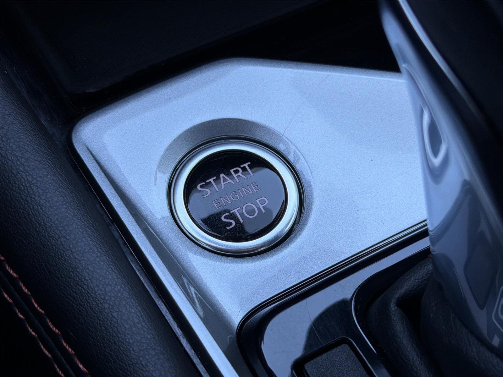 Used 2023 Super Black Nissan 2.5 SR image 9