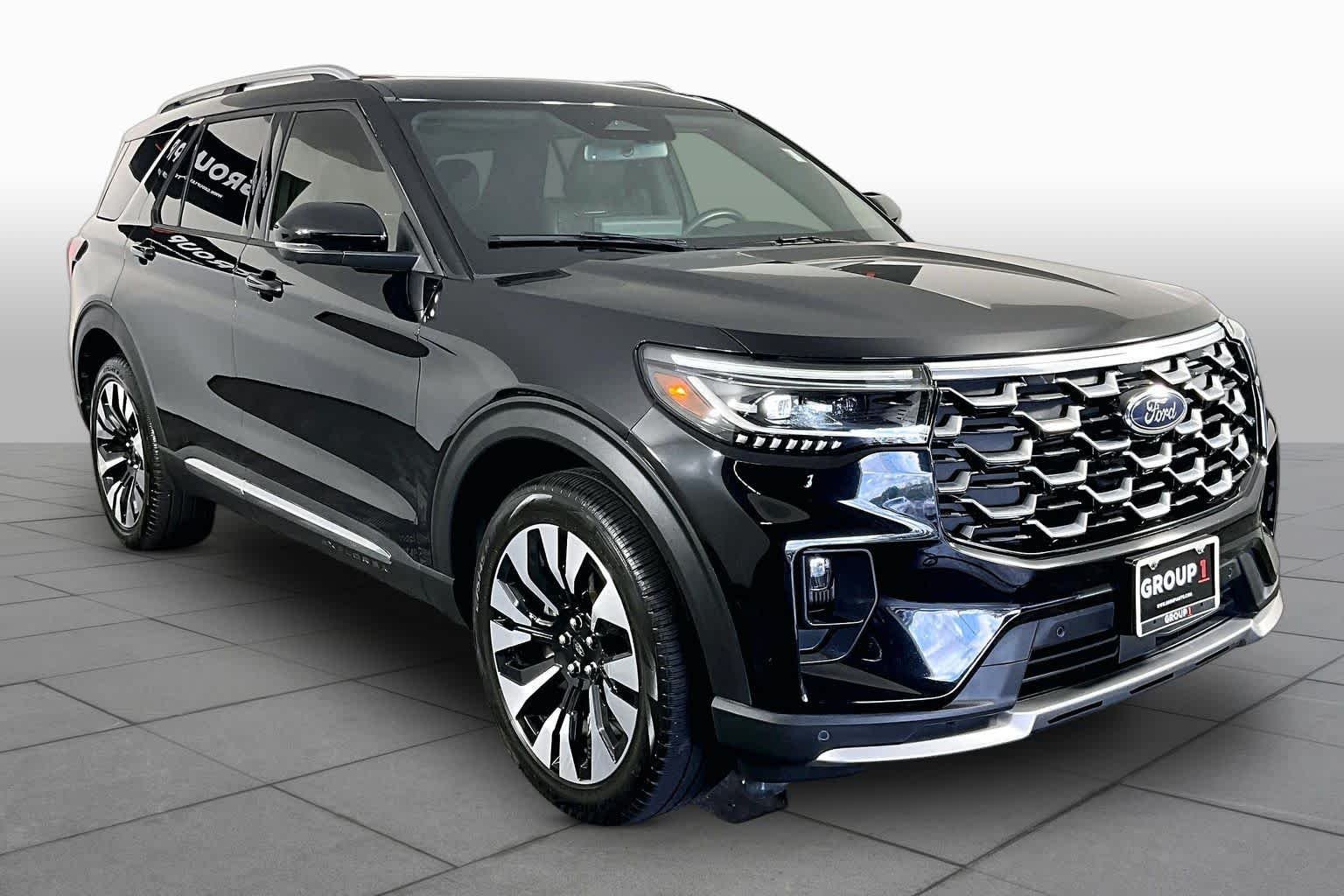 Used 2025 Agate Black Ford Platinum image 3