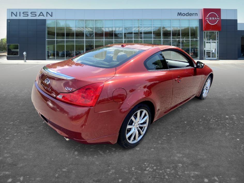 Used 2014 Venetian Ruby INFINITI Base image 5