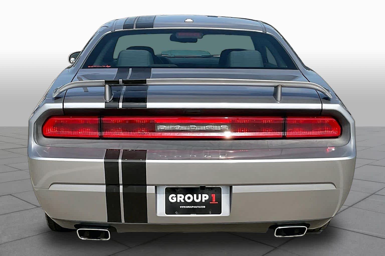 Used 2014 Billet Silver Metallic Clearcoat Dodge R/T image 5