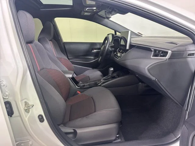 Used 2025 Pearl Toyota SE image 4