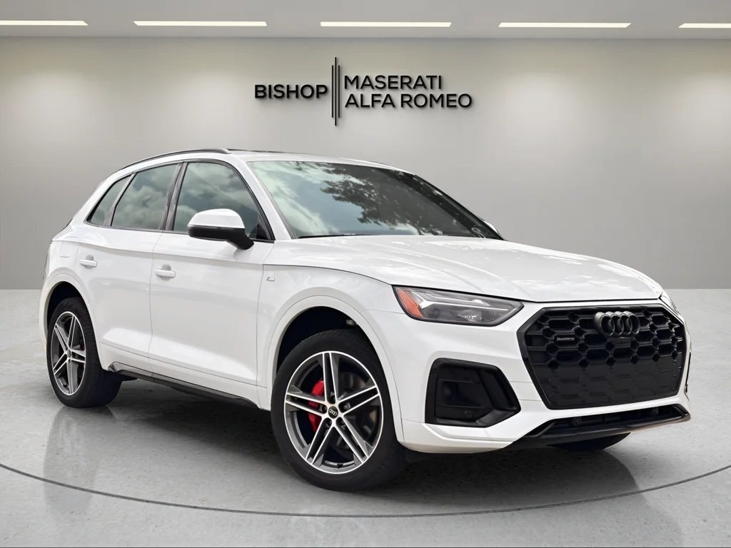 2025 Audi Q5 55 e Premium Plus's photo