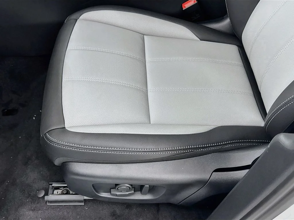 New 2026 Fuji White Land Rover Hoxton Edition image 20