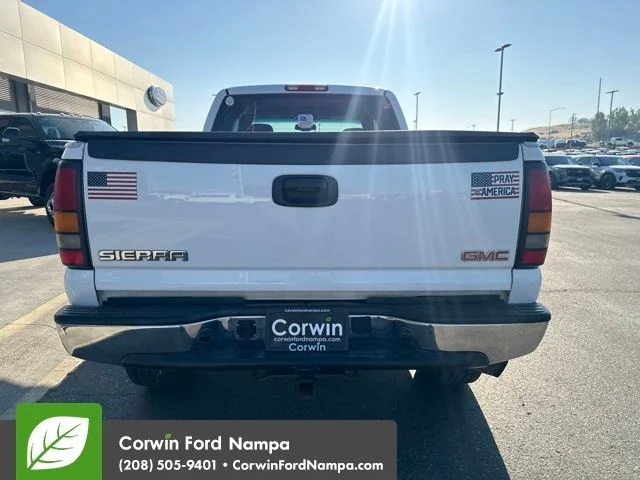 Used 2004 White GMC SLT image 5