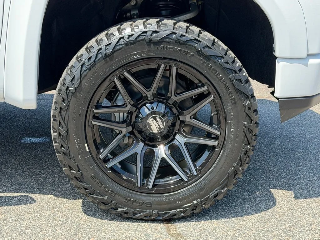 New 2026 Summit White GMC AT4 image 26