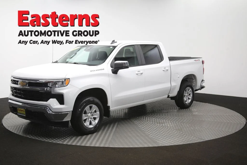 Used 2025 White Chevrolet LT image 57
