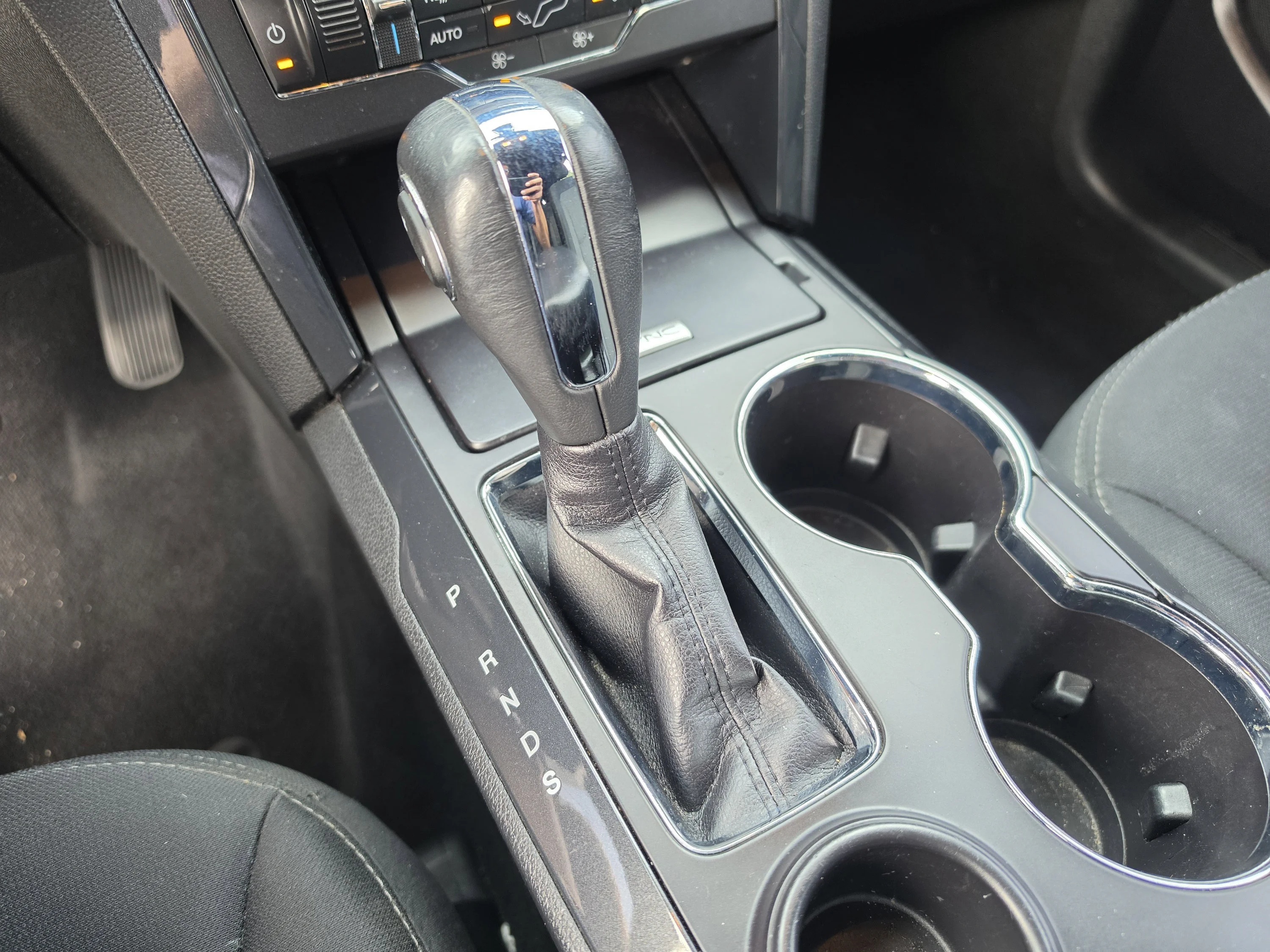 Used 2019 White Platinum Clearcoat Metallic Ford XLT image 33