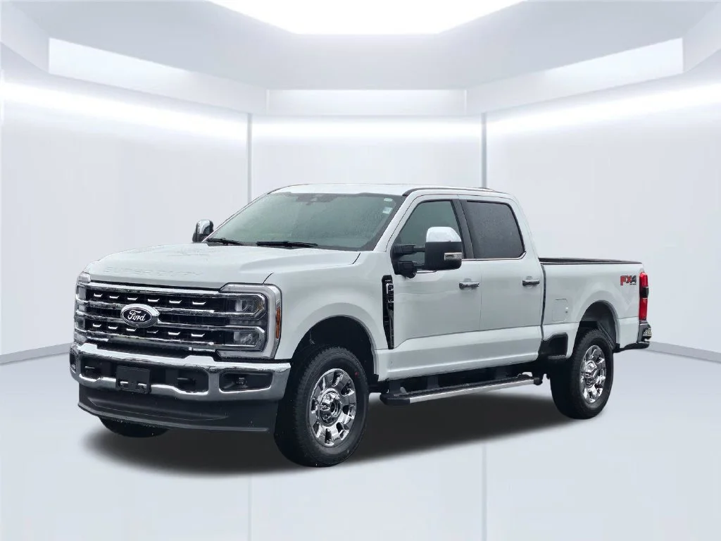 New 2027 Oxford White Ford F-250® Lariat® image 2